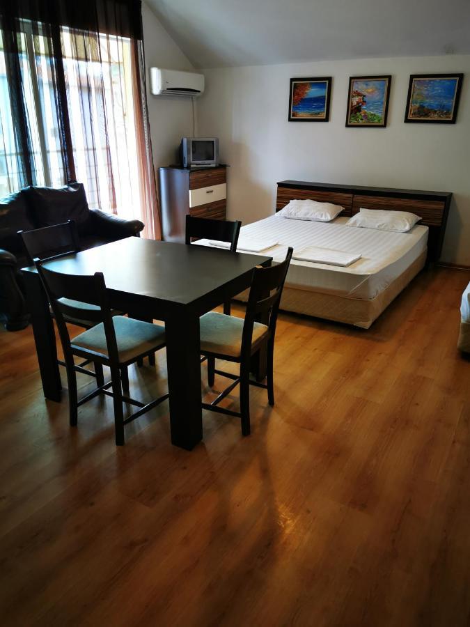 Jelezchevi Guest Rooms Primorsko Eksteriør bilde