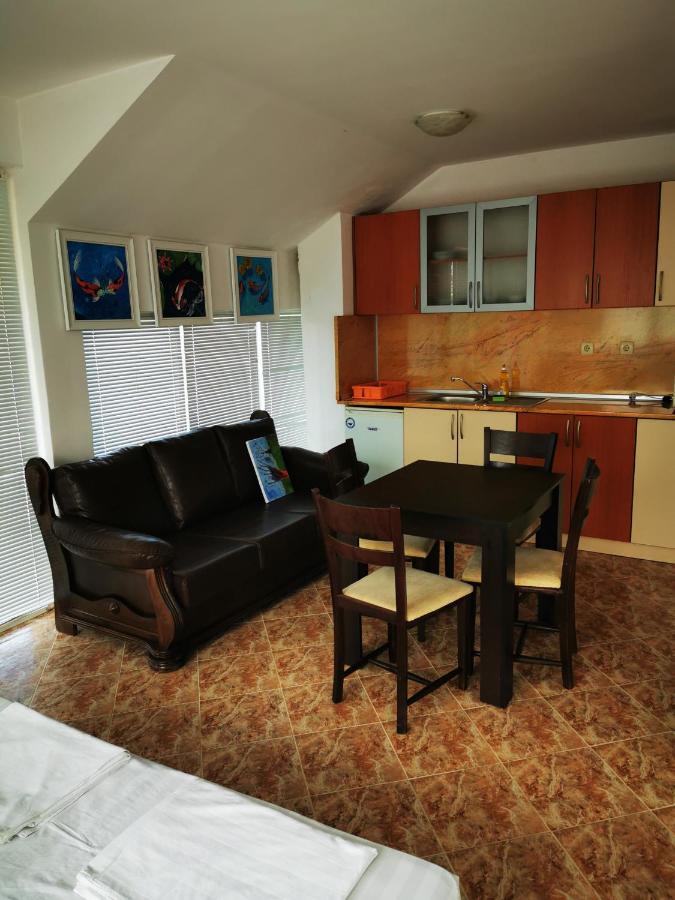 Jelezchevi Guest Rooms Primorsko Eksteriør bilde