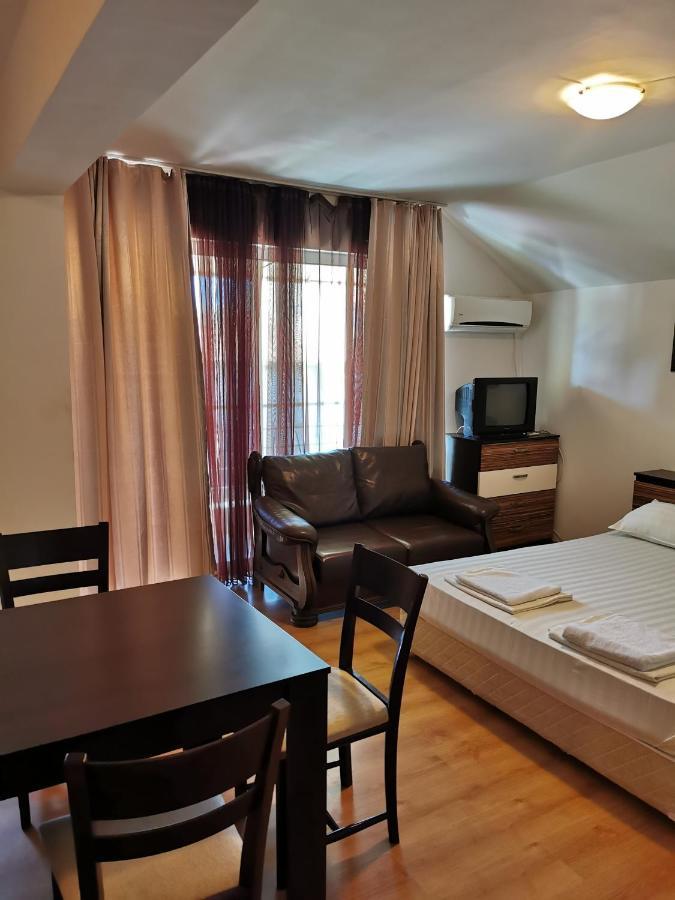Jelezchevi Guest Rooms Primorsko Eksteriør bilde