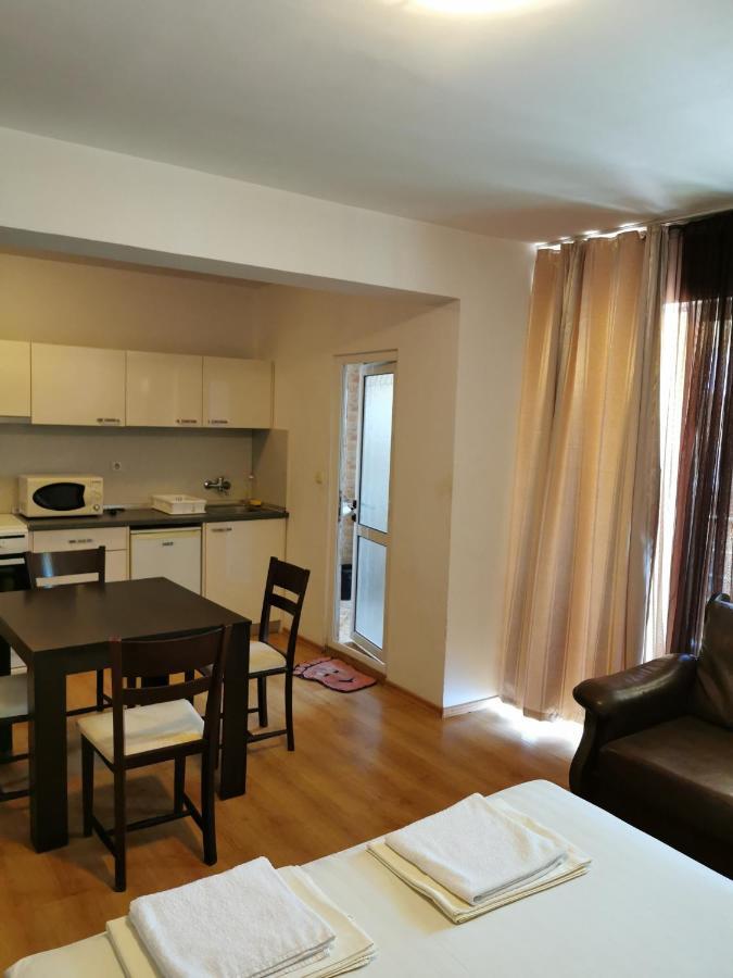 Jelezchevi Guest Rooms Primorsko Eksteriør bilde