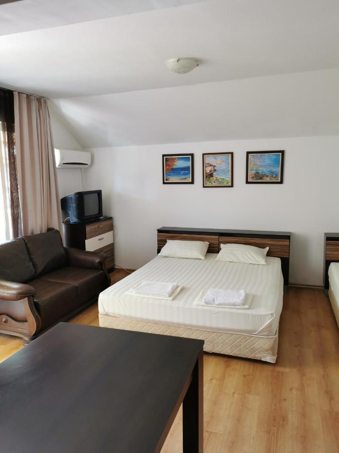 Jelezchevi Guest Rooms Primorsko Eksteriør bilde