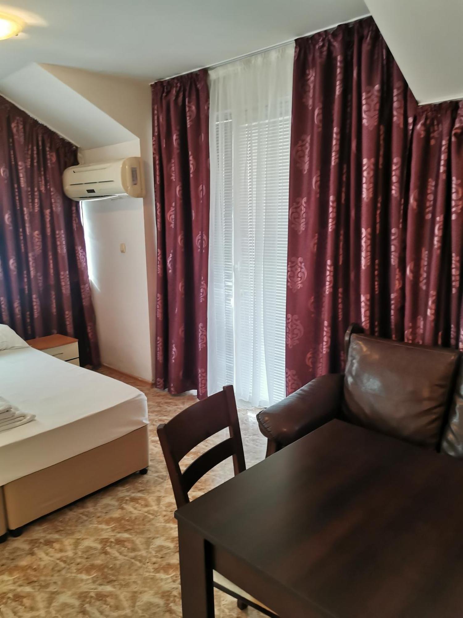 Jelezchevi Guest Rooms Primorsko Eksteriør bilde
