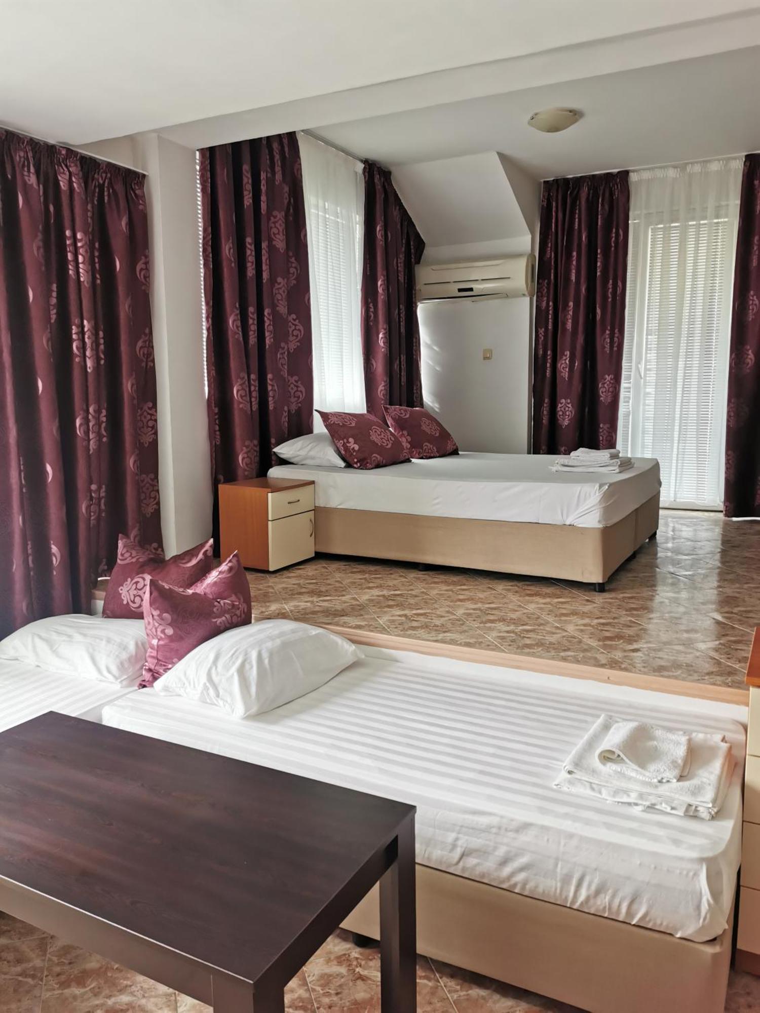 Jelezchevi Guest Rooms Primorsko Eksteriør bilde